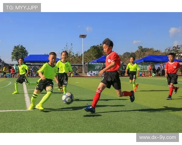 以天龙中心小学足球为核心推动校园体育全面发展助力学生健康成长